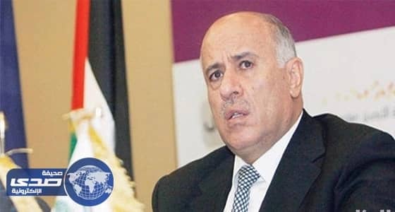 سخط واسع من " تنازل " قيادي فتحاوي بارز عن حائط البراق