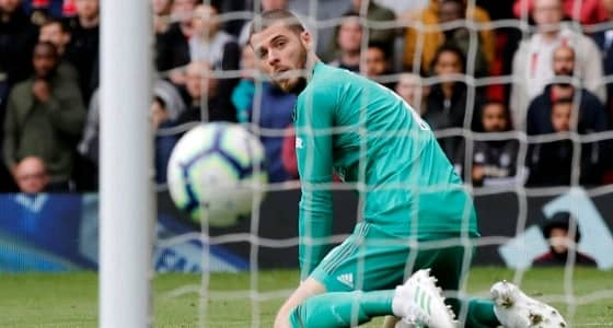 مدرب مانشستر يونايتد يؤمن بقدرة دي خيا على العودة إلى التألق