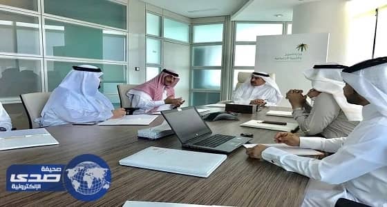 «العمل» وإمارة القصيم تعقدان اجتماعًا لمناقشة مستجدات مشروع توطين المراكز و«المولات»