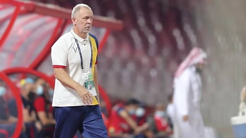 مينيز يسعى لإعادة 10 لاعبين معارين لصفوف النصر