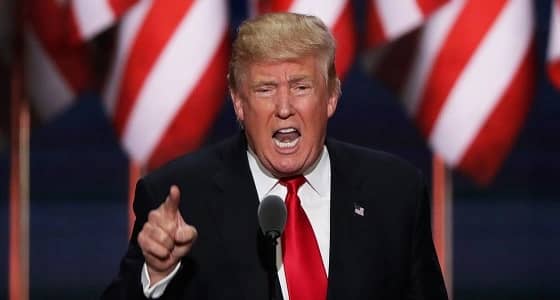 ترامب يصف الضابط الذي لم يواجه مطلق النار بفلوريدا بـ " الجبان "