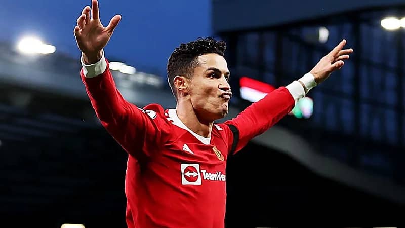 رسمياً .. النصر يتعاقد مع رونالدو لمدة موسمين