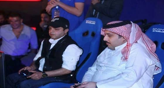 بالصور.. آل الشيخ ينافس هنيدي في بطولة الألعاب الإلكترونية