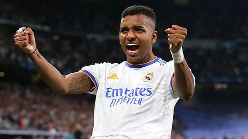 الهلال مهتم بالتعاقد مع رودريغو بديلاً لنيمار