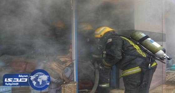 بالصور.. مدني الطائف يخمد حريقًا في محل تجاري بالدهاس