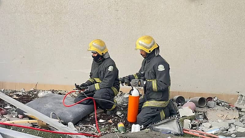 إصابة شخصين في حادث اشتعال لحظي بمنزل بالخبر .. صور