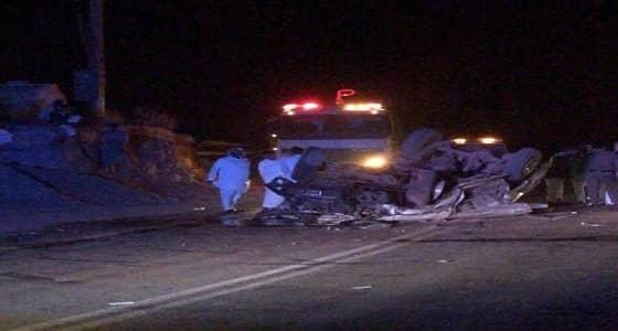 وفاة شابين وإصابة ثالث في حادث انقلاب مروع في " أضم "