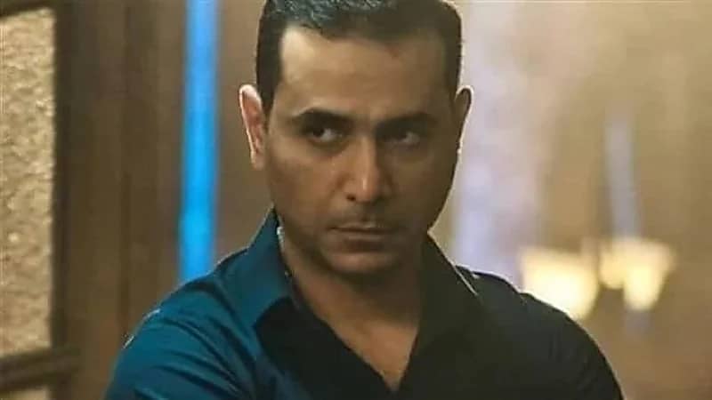 اشتعال النيران في سيارة فنان شهير وهو بداخلها