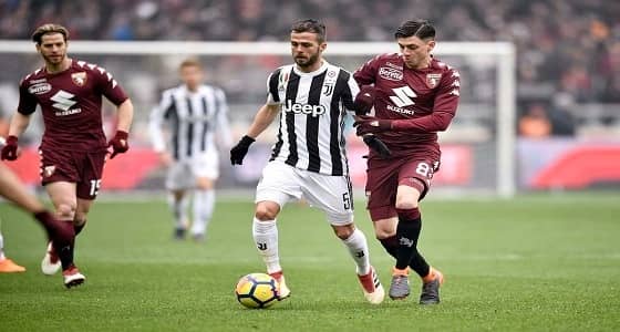 يوفينتوس يفوز على تورينو ويحتل الصدارة مؤقتا