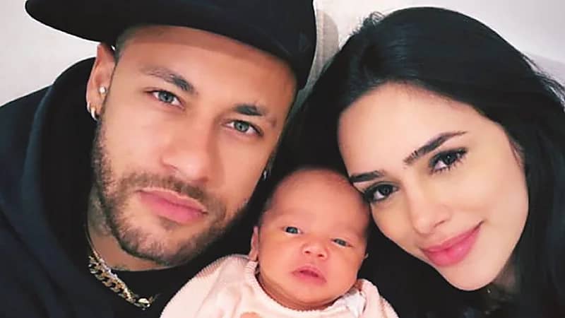 زوجة نيمار : مواقيت الصلاة تضبط إيقاع الحياة .. فيديو