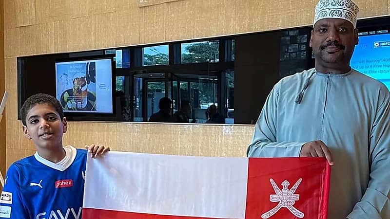 هلاليين من عُمان يحضران إلى الهند دعمًا للفريق .. صورة