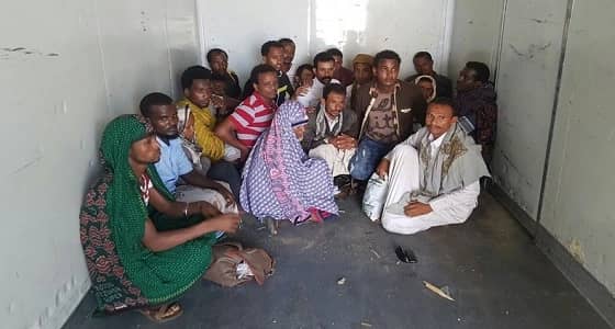 ضبط 21 مجهولاً وامرأة في محاولة تجاوز نقطة أمنية بعسير