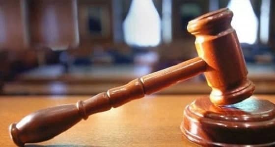 السجن والجلد لشابين هددا سائقي الأجرة بمسدسات " لعبة "