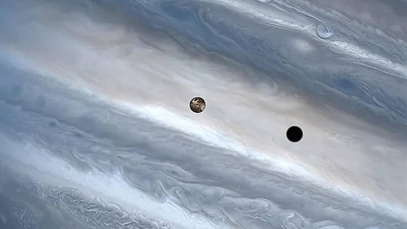 ظاهرة فلكية نادرة: قمر آيو يمر أمام كوكب المشتري