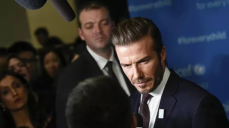 قطر تمنح بيكهام 200 مليون دولار ليكون سفيرها في كأس العالم"