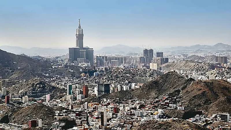 يعاني اعتلالات نفسية.. تفاصيل جديدة في قتل شاب لوالدته وخادمتها بمكة