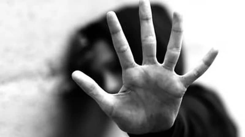 القبض على شاب حاول اغتصاب ابنه شقيقه وقتلها