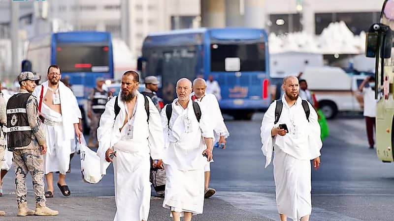 مشعر منى يشهد توافد حجاج بيت الله الحرام لقضاء يوم التروية في أجواء إيمانية.. صور