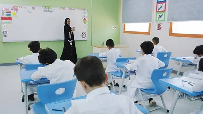 "التعليم" ترفع نسبة إسناد تدريس البنين في مرحلة الطفولة المبكرة للمعلمات إلى 45%