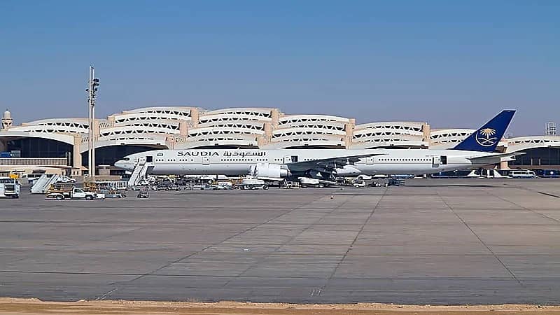 تعديل أسعار مواقف مطار الملك خالد بحد أقصى 130 ريال لليوم