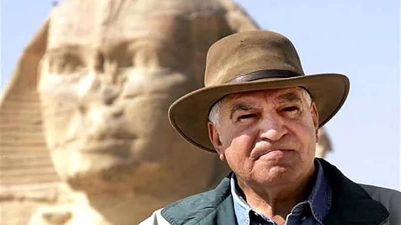 مصريون يربطون بين الكوارث الأخيرة ولعنة الفراعنة.. وزاهي حواس يعلق
