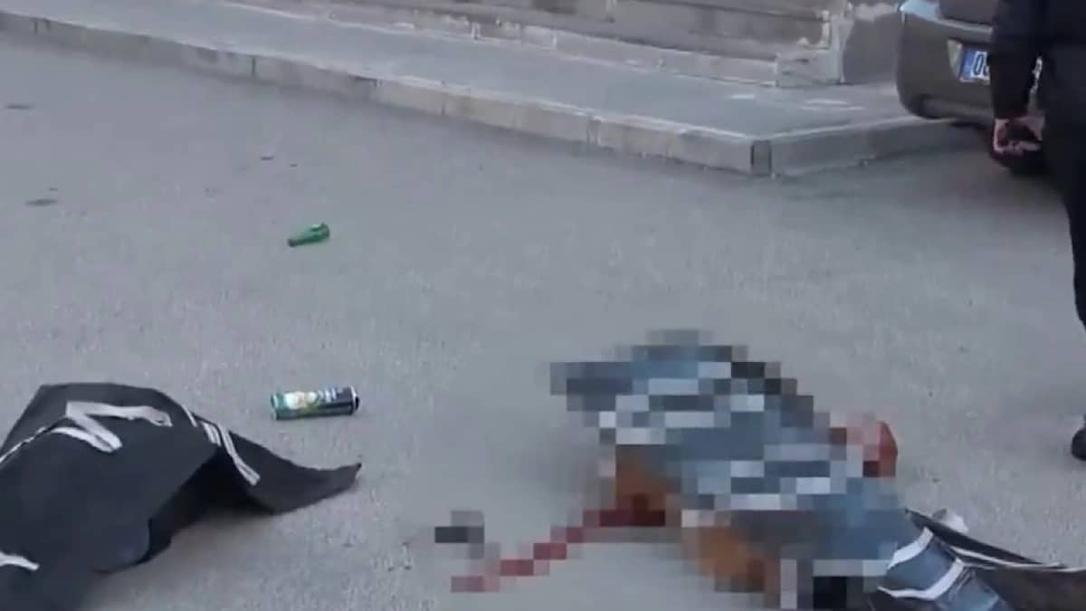 رجل يقتل امرأة وينتحر في شارع عام بطريقة مروعة.. فيديو