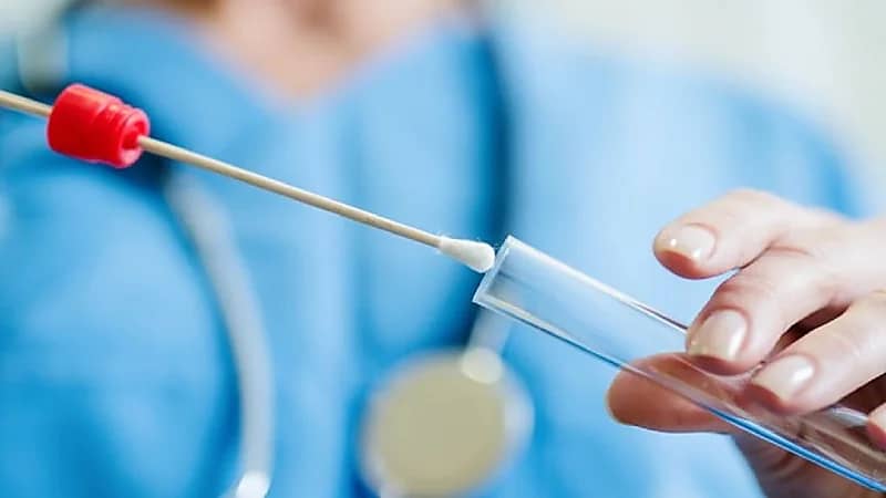 الصحة: بقايا كورونا سبب استمرار إيجابية نتائج الفحص بعد التعافي