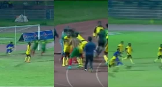 بالفيديو.. حكم كاد أن يموت من " الضرب " بعد احتسابه لهدف مثير