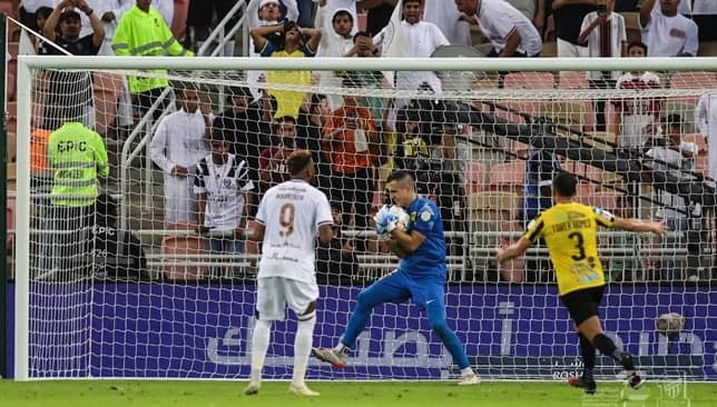 مهاجم الشباب يتعرض للعنصرية بعد مباراة الاتحاد