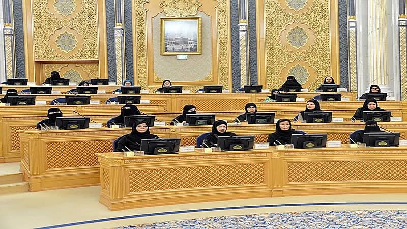 مطلب في الشورى بدعم توطين المهن الفنية والإدارية