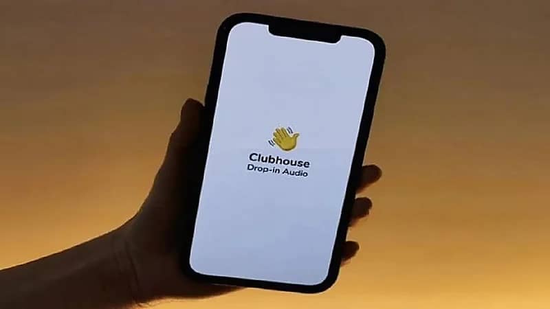 " كلوب هاوس " ينافس مواقع الخطابة.. ومطالبات بوضع حد فوري