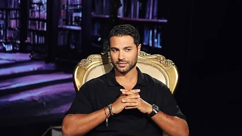 كريم فهمي يعترف على الهواء بخيانته لزوجته