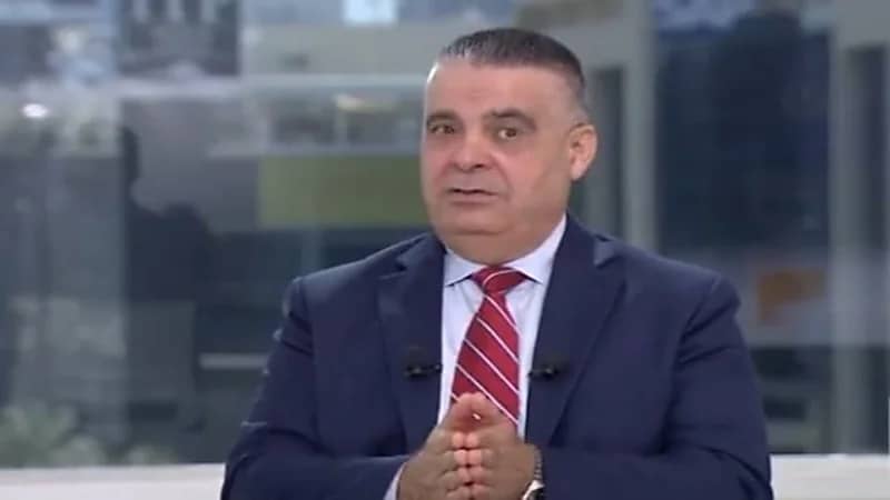 شاهد.. مختص يتحدث عن حل للتكدس داخل الطائرة 