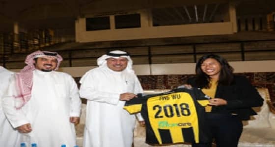 بالصور.. نائبة القنصل الأمريكي تزور نادي الاتحاد