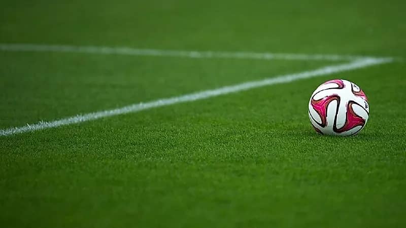 وفاة لاعب كرة قدم أثناء المباراة