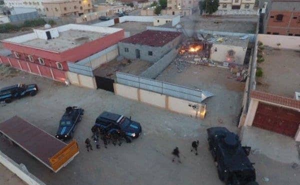 خبير أمني يوضح أسباب تفجير الإرهابيين لأنفسهم عوضا عن الاستسلام