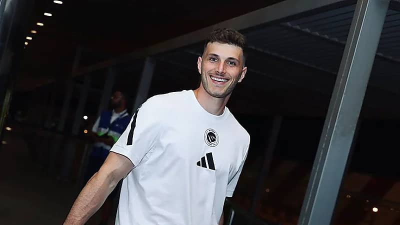 بينتو يقترب من الرحيل عن النصر