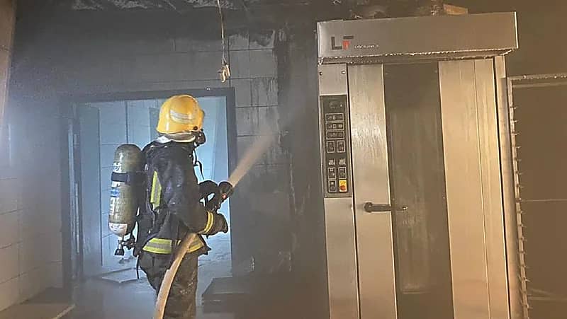 مدني الرياض يسيطر على حريق في محل بحي الغدير