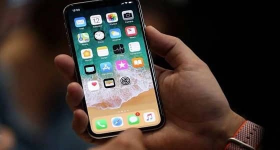 تصرف طفولي يتسبب في غلق هاتف 48 عاما