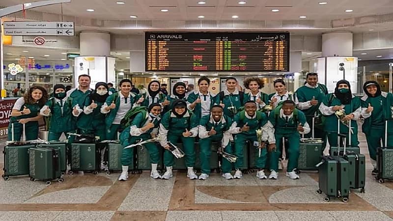 صور.. المنتخب الوطني لكرة قدم الصالات للسيدات يصل الكويت