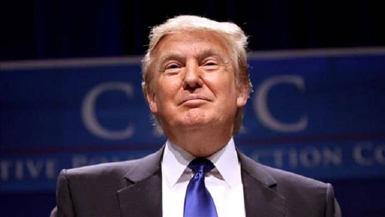 بعد أداء اليمين الدستورية: ترامب ينتقل إلي الحساب الرئاسي في تويتر