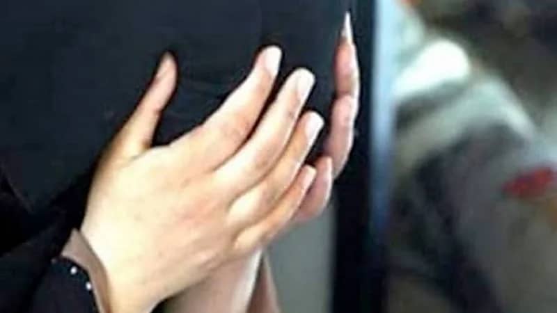 القبض على شبكة دعارة تديرها 4 سيدات ورجل