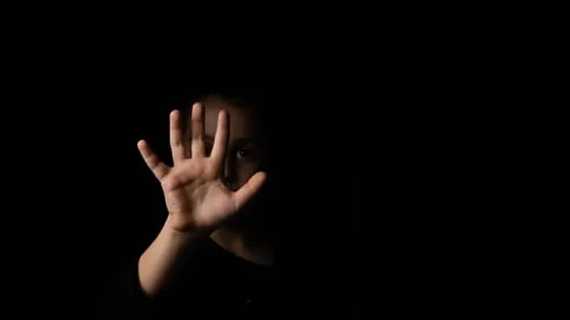 فيسبوك يكشف مغتصب جعل طفلة تلد بعمر 12 عامًا