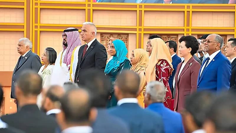 وزير الاقتصاد والتخطيط يشارك في حفل تنصيب رئيس جمهورية المالديف