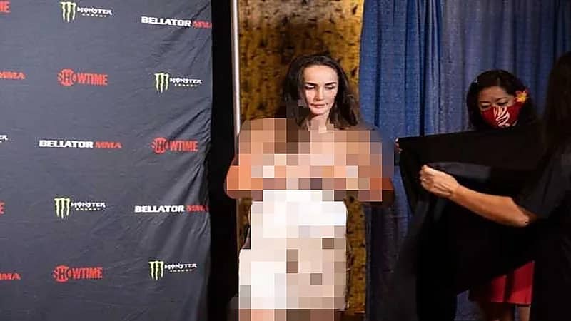 فيديو.. لاعبة روسية تخلع ملابسها لتحقيق الوزن المطلوب