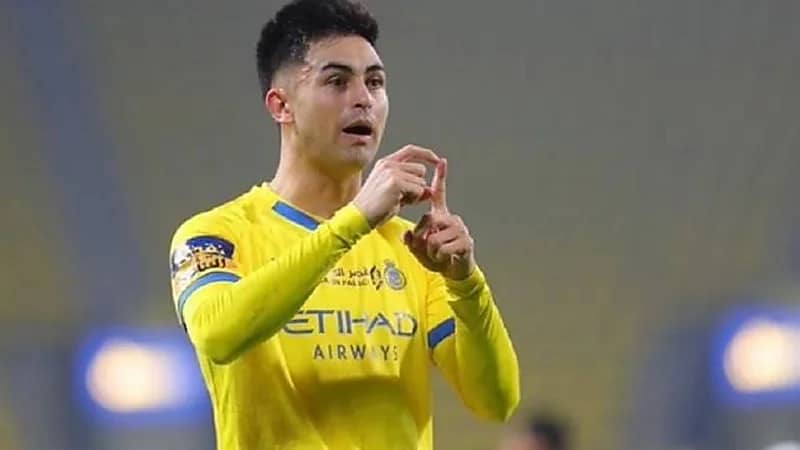 النصر يقرر الحفاظ على خدمات مارتينيز