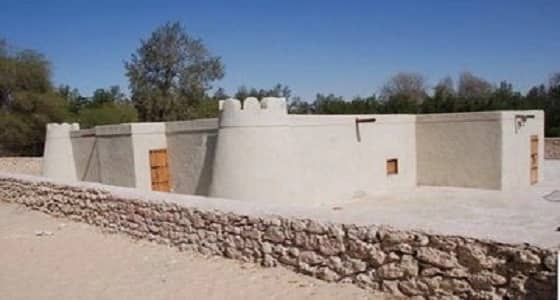 بالصور.. إعادة ترميم مسجد " جواثا " التي أقيمت به ثاني جمعة بالإسلام