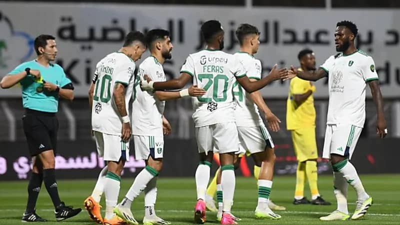 حكام مباراتي اليوم في دوري روشن