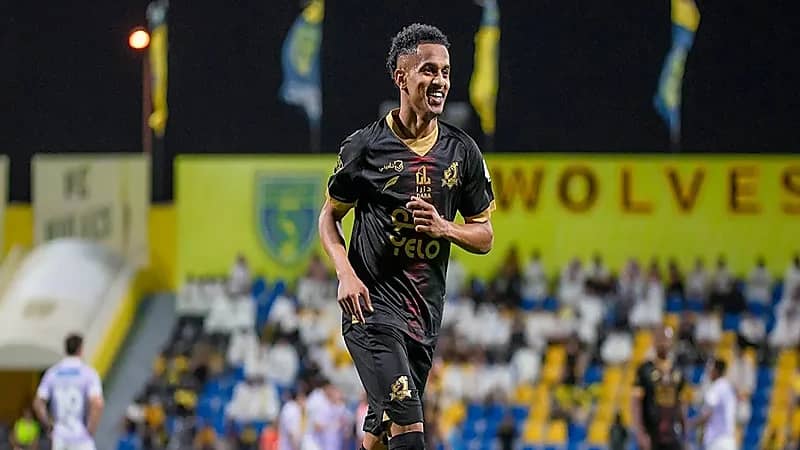 الوحدة يحدد شرط بيع عبدالعزيز نور للنصر