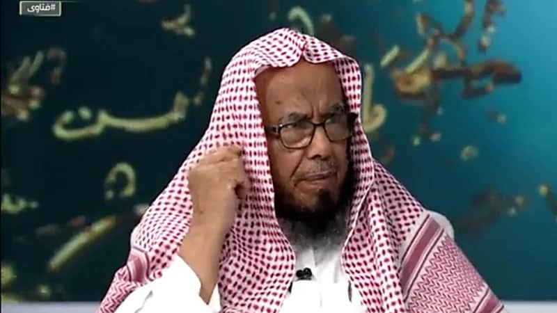 بعض الحالات قد يطالب الطبيب بمنع وصول الماء إلى الأذن ما هو التوجيه بشأن الوضوء؟.. المطلق يجيب